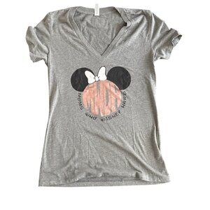 Moms Who Disney Hard Gray V-Neck T-Shirt Womens L Pint Size Cotton/Poly Blend